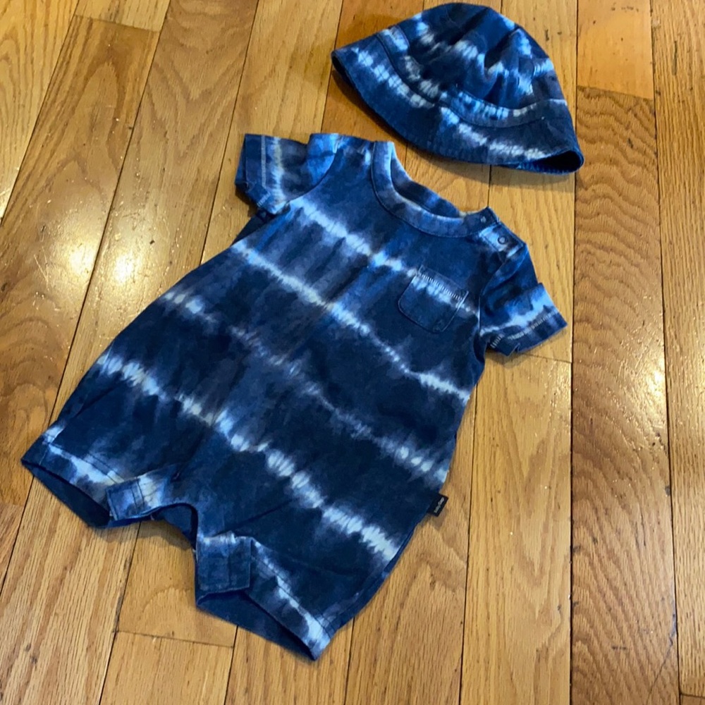 Baby Gap One Piece w Matching Hat